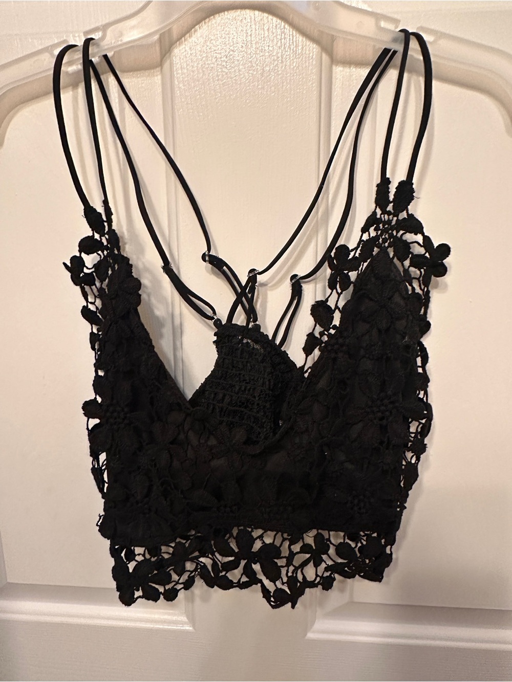 1x Black Floral Crochet Strappy Crop Top